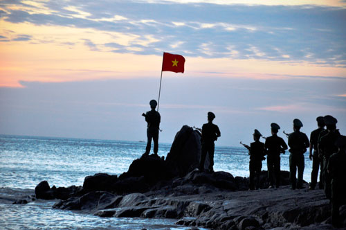 Cuộc thi ảnh "Thiêng liêng cờ Tổ quốc": Vững vàng nơi tuyến đầu
