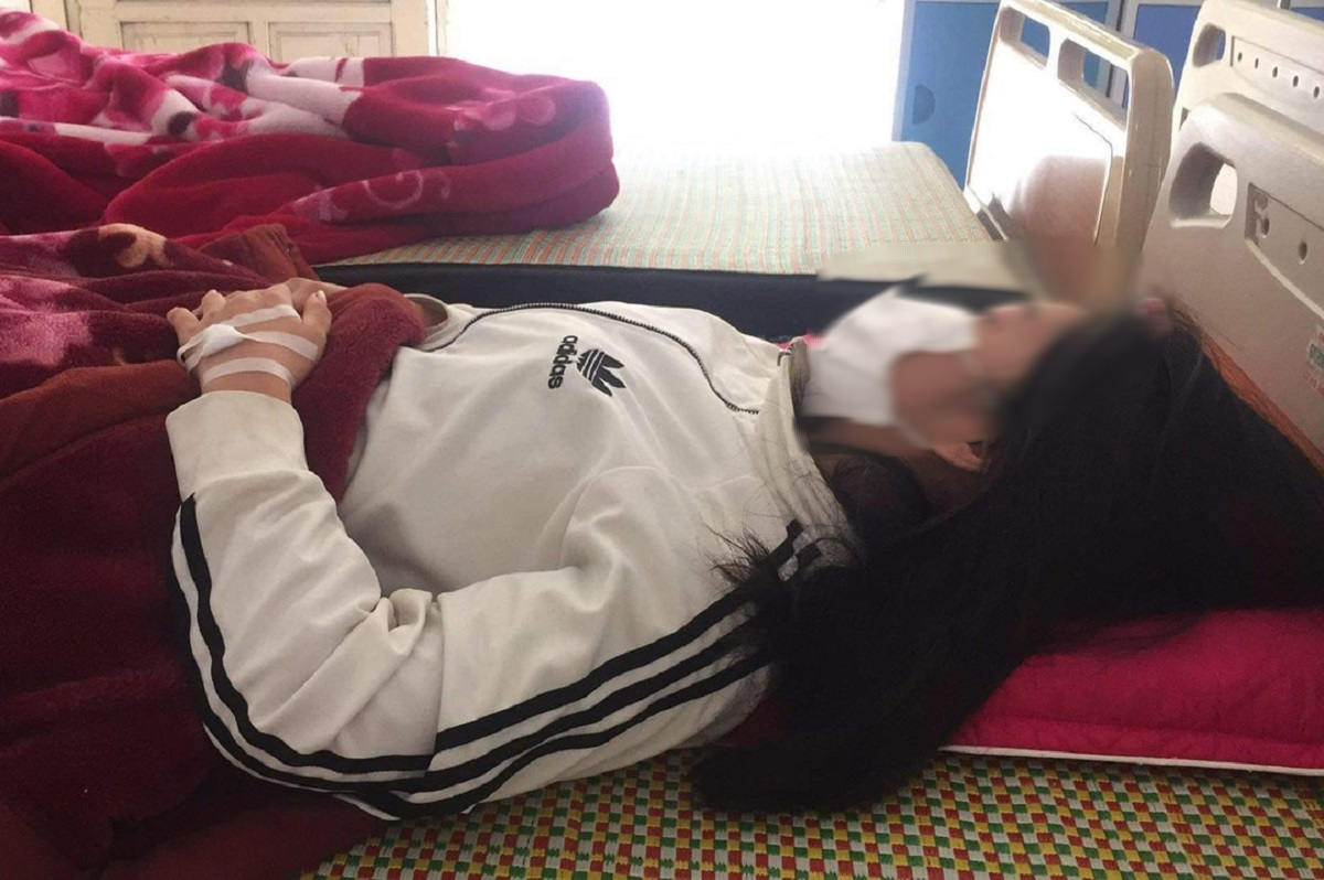 Nữ sinh bị chủ shop quần áo bạo hành, làm nhục đã xuất viện