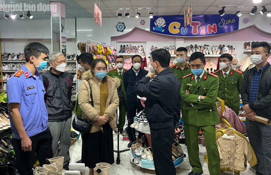 Nữ sinh bị chủ shop quần áo bạo hành, làm nhục đã xuất viện - Ảnh 3.