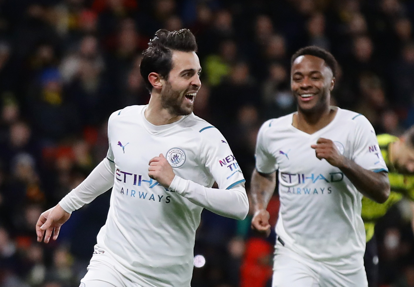 Sao Bồ tỏa sáng, Man City hạ Watford lên ngôi đầu Ngoại hạng