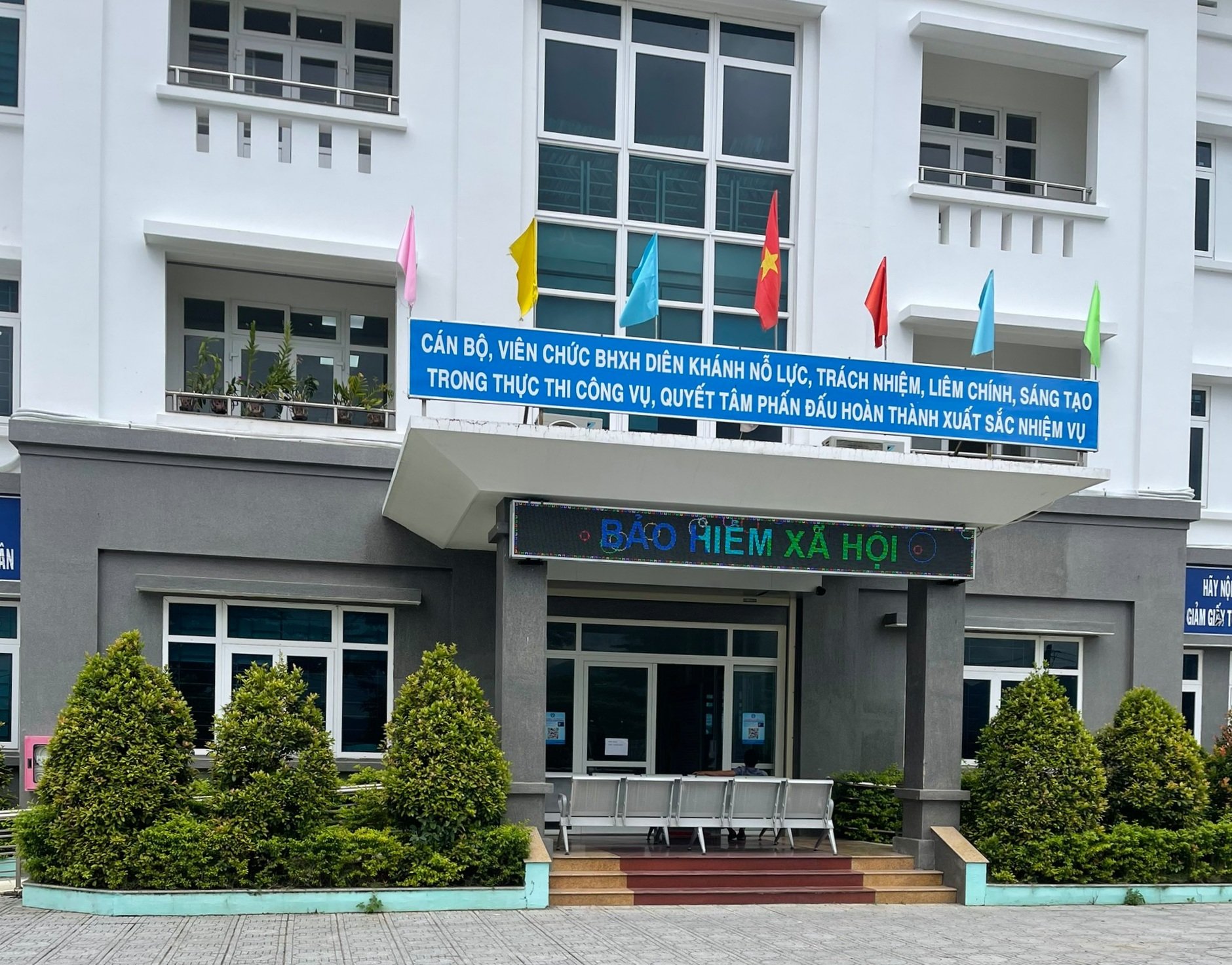 Khánh Hòa: Giám đốc Bảo hiểm xã hội huyện Diên Khánh bị tố "nâng đỡ người thân"
