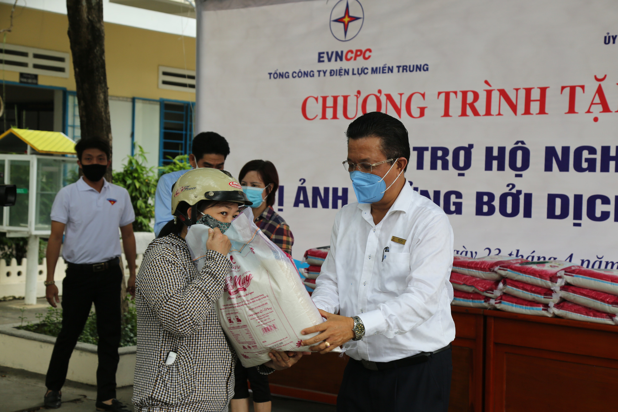 EVNCPC: Nhiều hoạt động tri &acirc;n kh&aacute;ch h&agrave;ng tại miền Trung &ndash; T&acirc;y Nguy&ecirc;n - Ảnh 1.