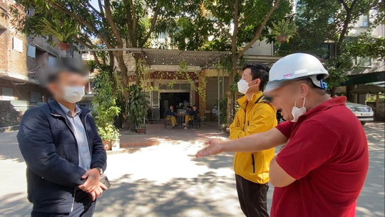 VIDEO: Cận cảnh biệt thự nhiều sai phạm còn đe doạ phóng viên, đang bị đình chỉ vẫn thi công rầm rộ - Ảnh 13.