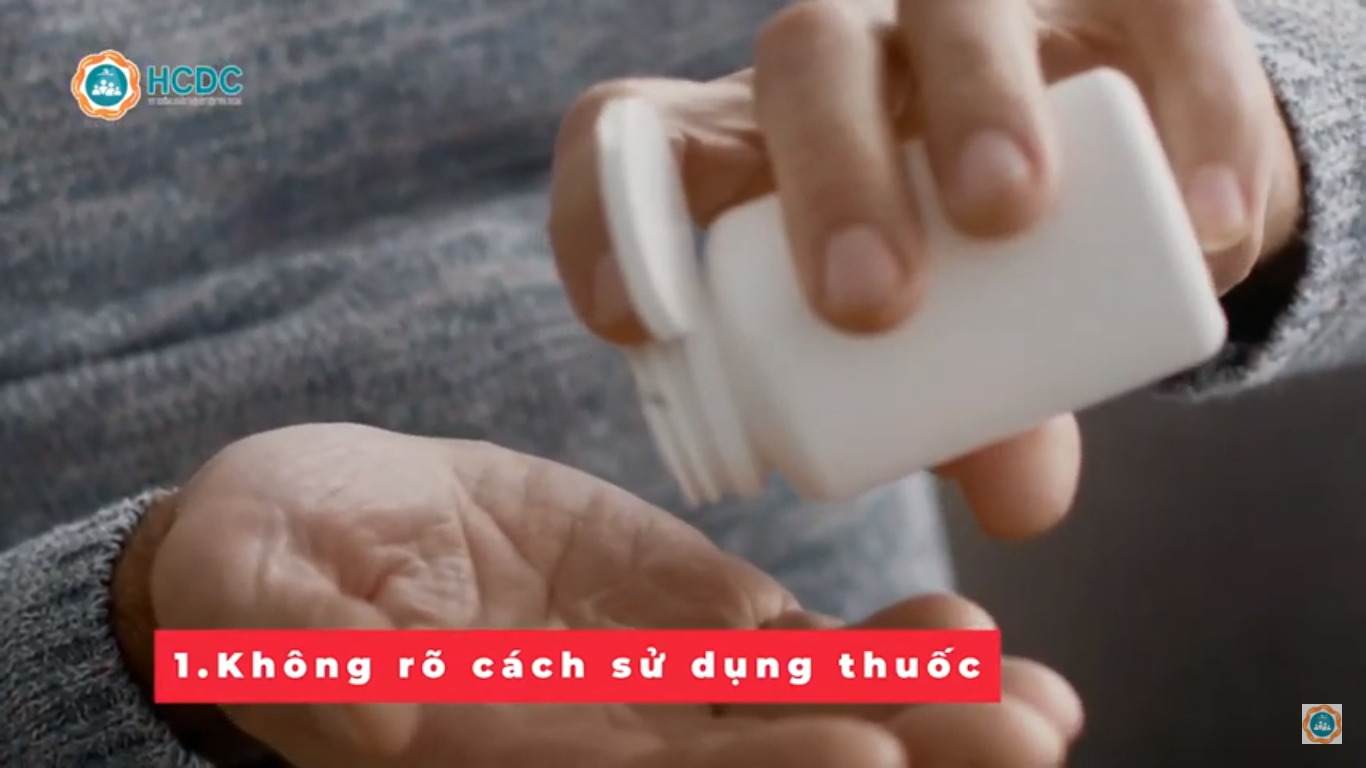 CLIP: Chuyên gia cảnh báo gì việc người dân tích trữ thuốc Covid-19 Molnupiravir ?