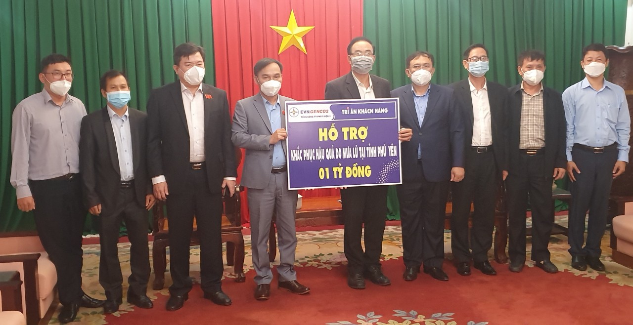 Tổng công ty Phát điện 2 hỗ trợ 1 tỉ đồng cho người dân vùng lũ Phú Yên