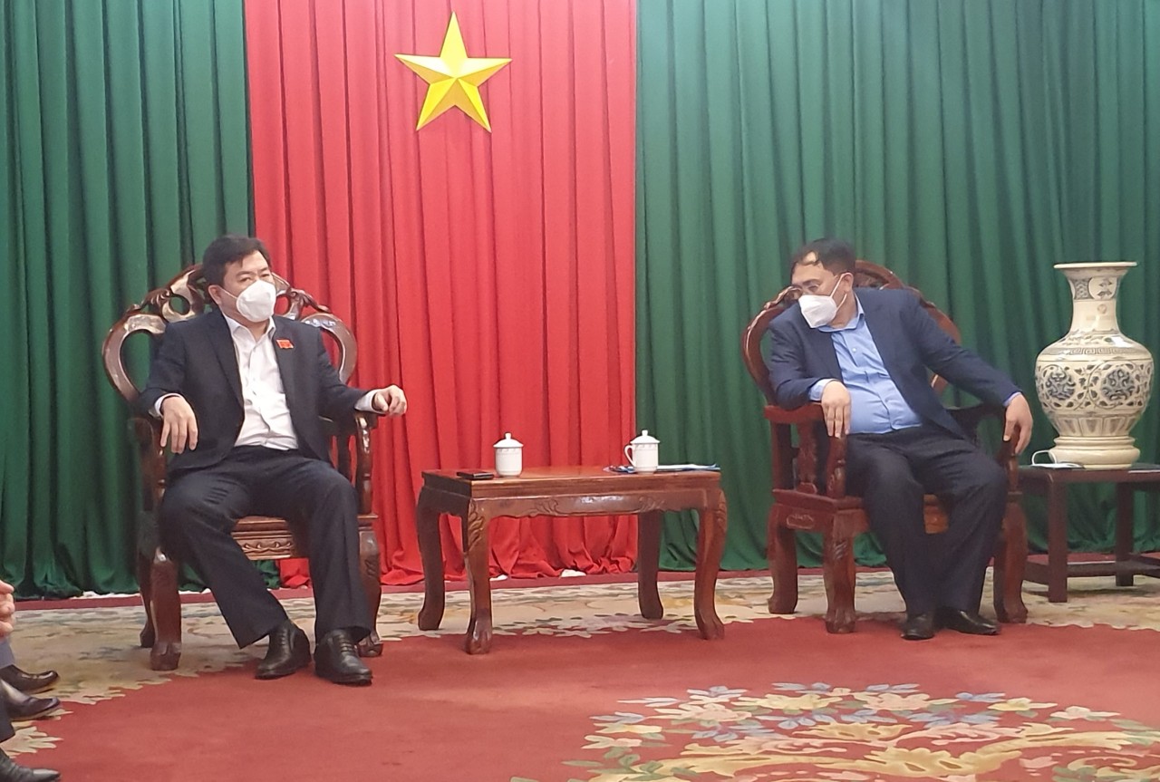 Tổng công ty Phát điện 2 hỗ trợ 1 tỉ đồng cho người dân vùng lũ Phú Yên - Ảnh 2.