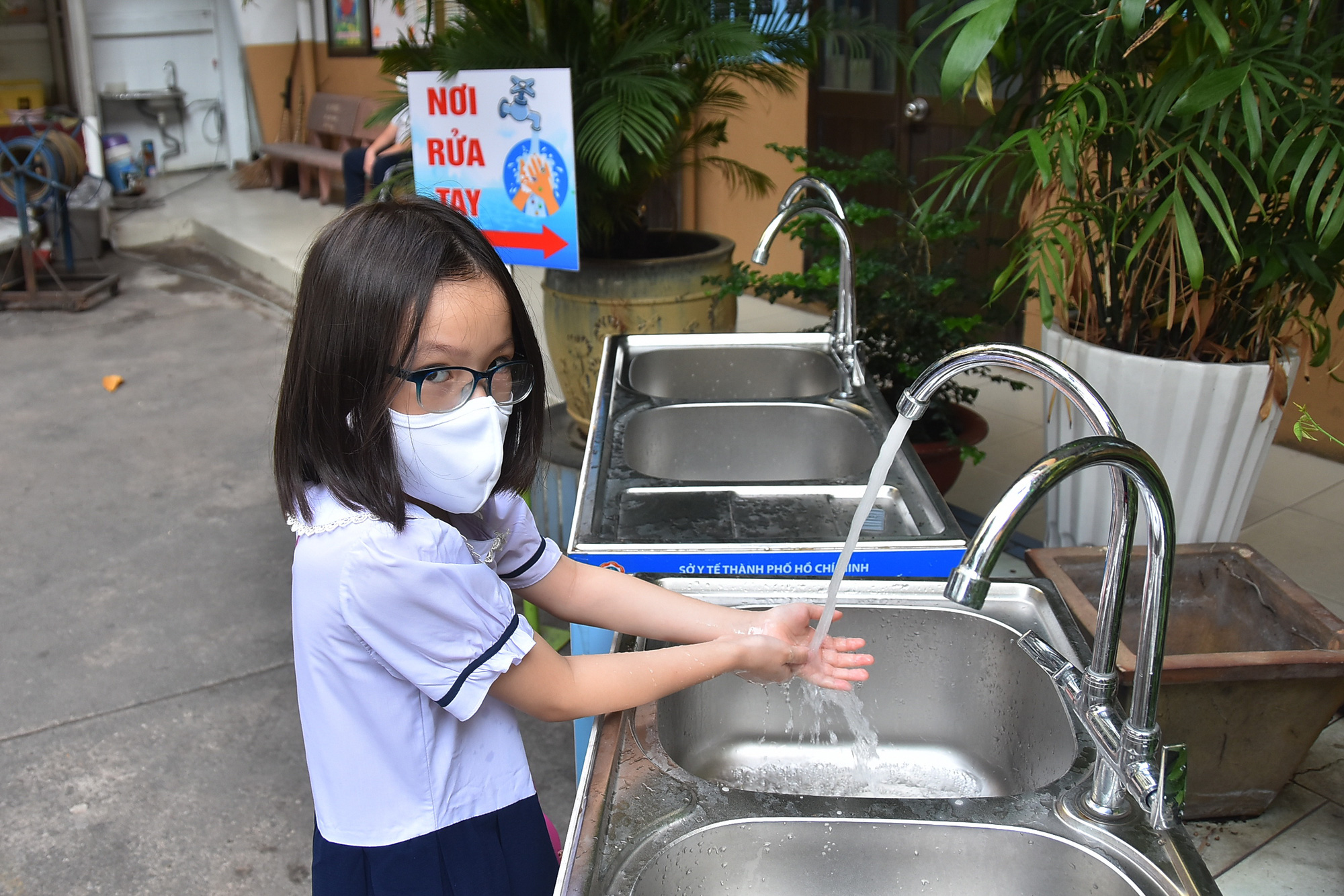 Phụ huynh còn băn khoăn về việc cho học sinh trở lại trường