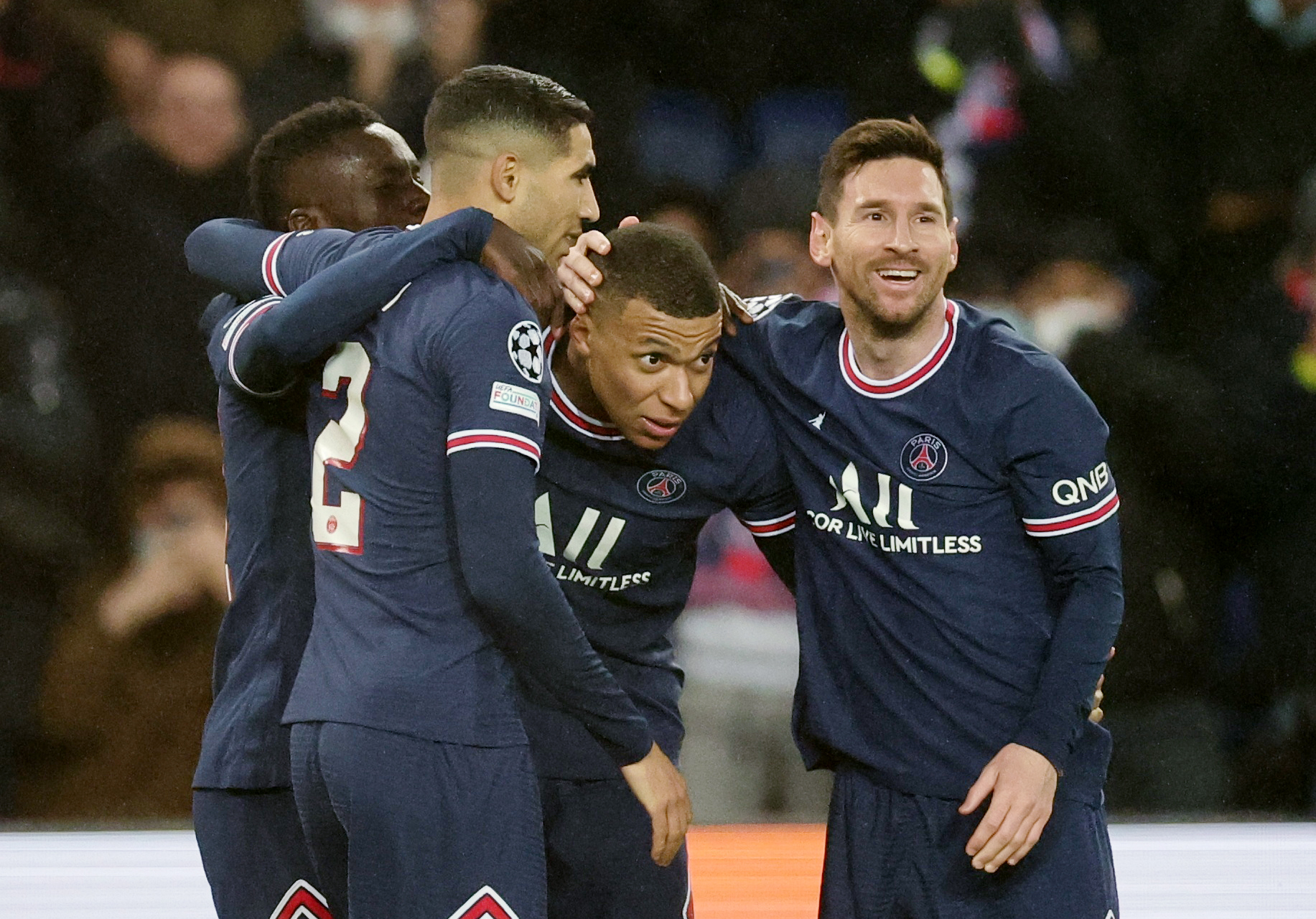 Haaland, Mbappe bị Vinicius Jnr soán ngôi cầu thủ đắt giá nhất thế giới - Ảnh 5.