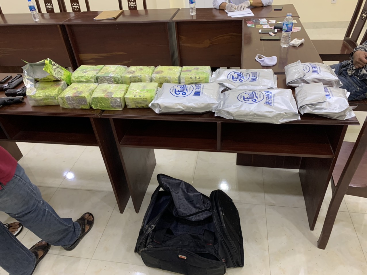 Tuyên tử hình kẻ vận chuyển 17kg ma túy và 3 khẩu súng - Ảnh 4.
