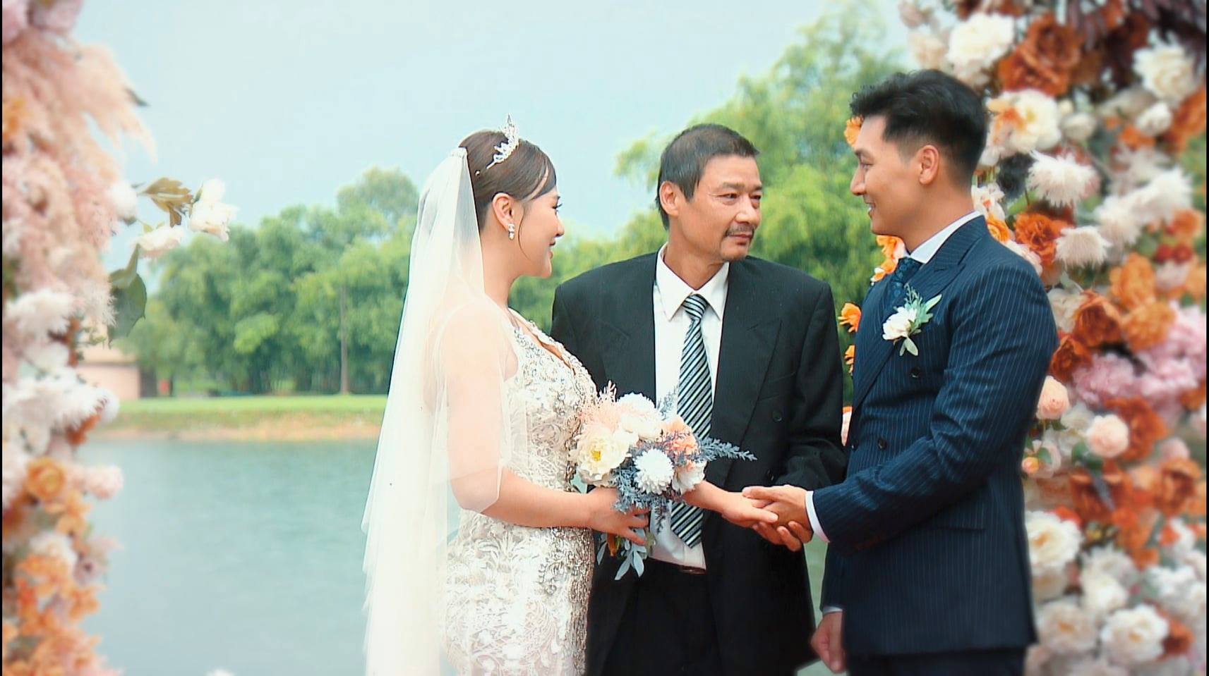 Cưới đơn giản qu&aacute;, c&oacute; bị ch&ecirc; cười? - Ảnh 1.
