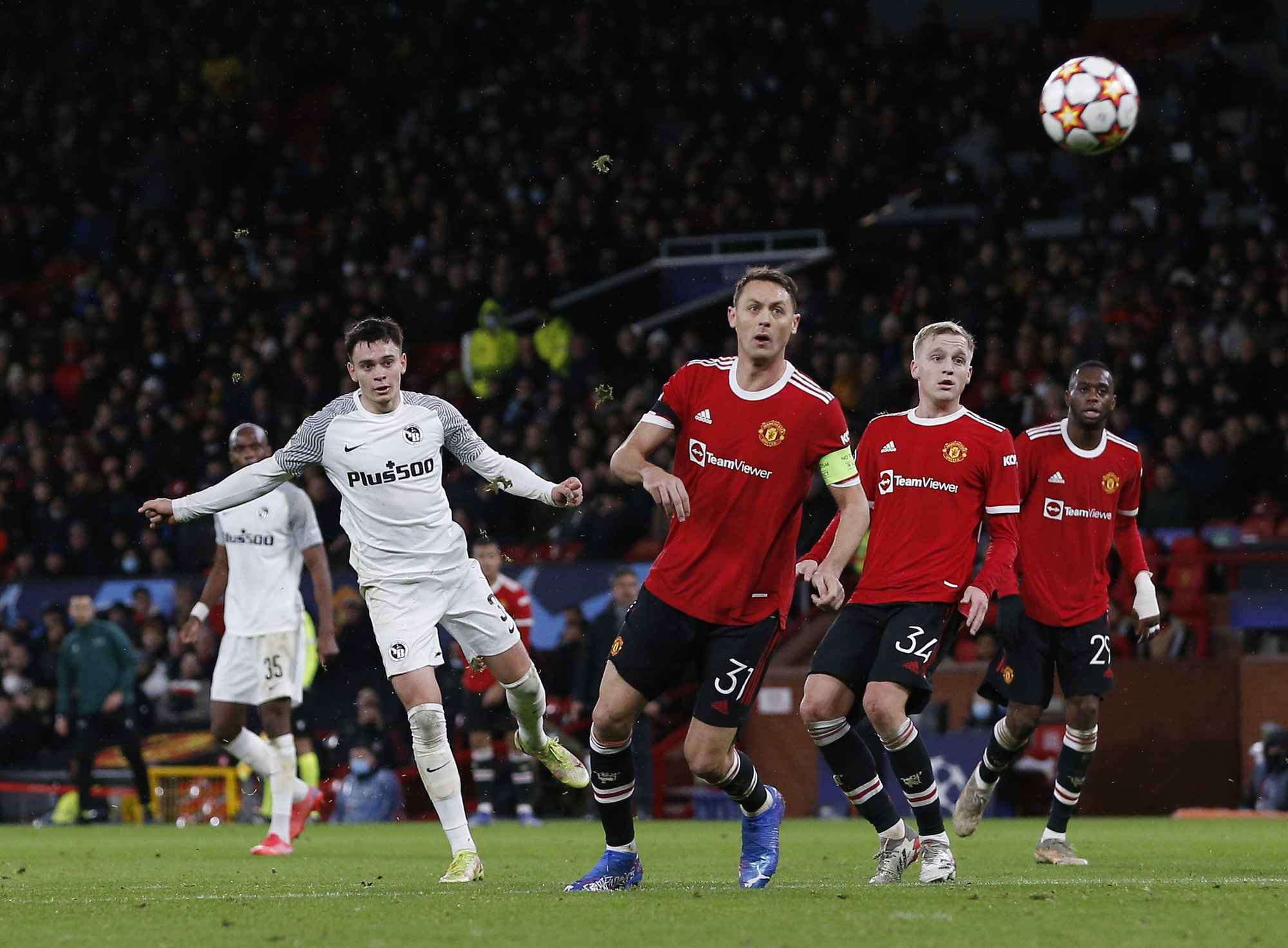 Đội hình cực dị, Man United hài lòng chia điểm với Young Boys - Ảnh 6.