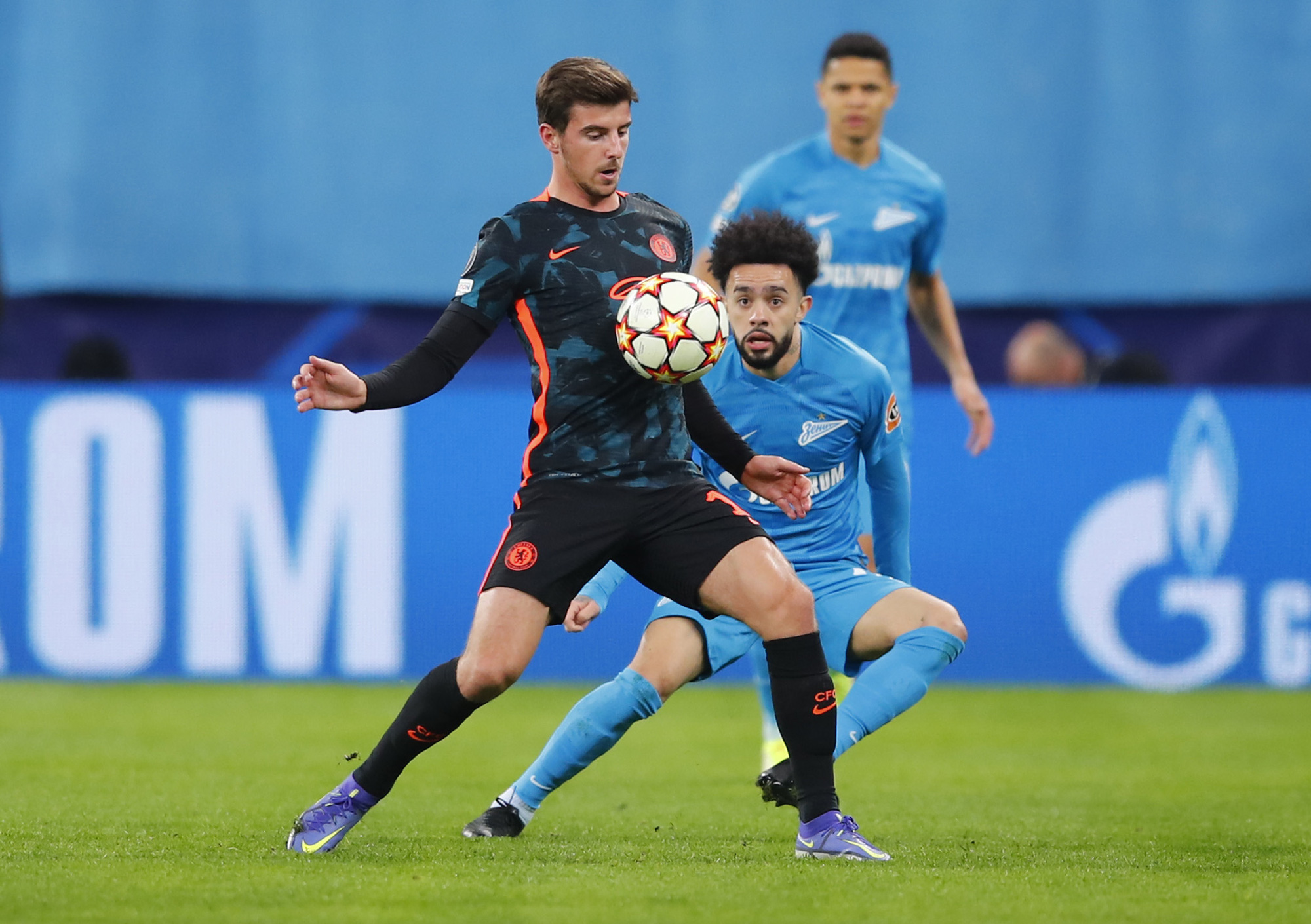 Si&ecirc;u phẩm Zenit gieo sầu, Chelsea mất ng&ocirc;i đầu tr&ecirc;n đất Nga - Ảnh 1.
