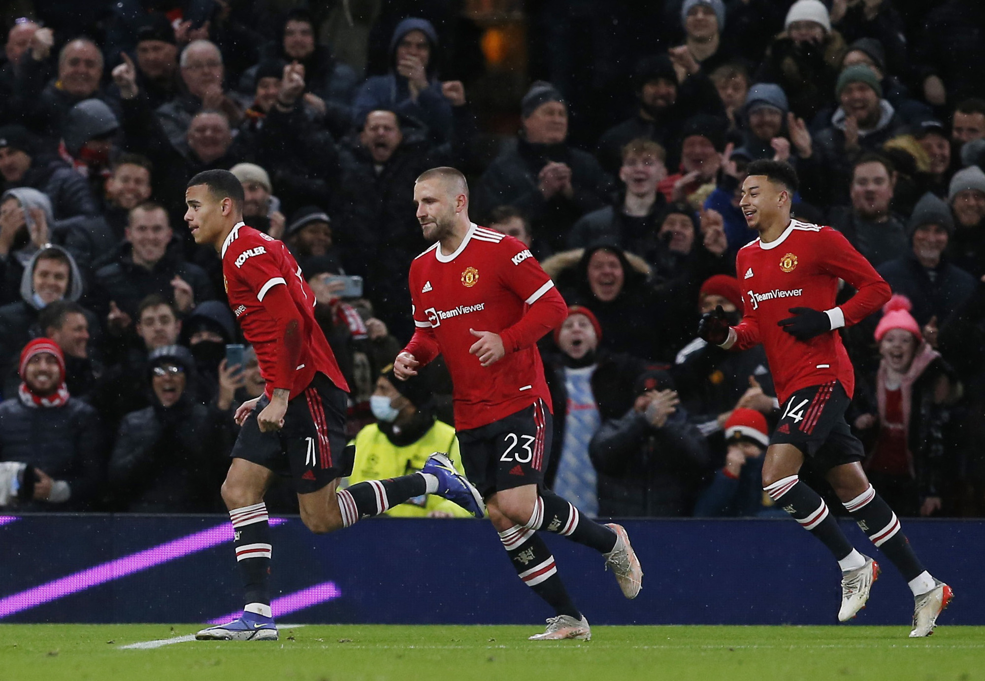 Đội hình "cực dị", Man United hài lòng chia điểm với Young Boys
