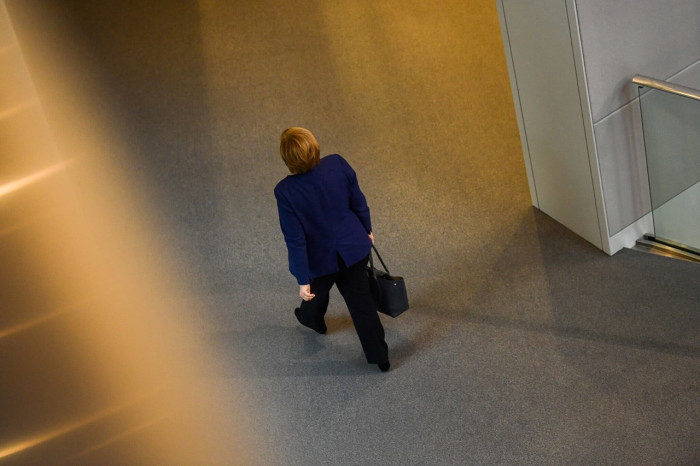 Bà Angela Merkel cần khoảng lặng sau 16 năm quên bản thân - Ảnh 2.