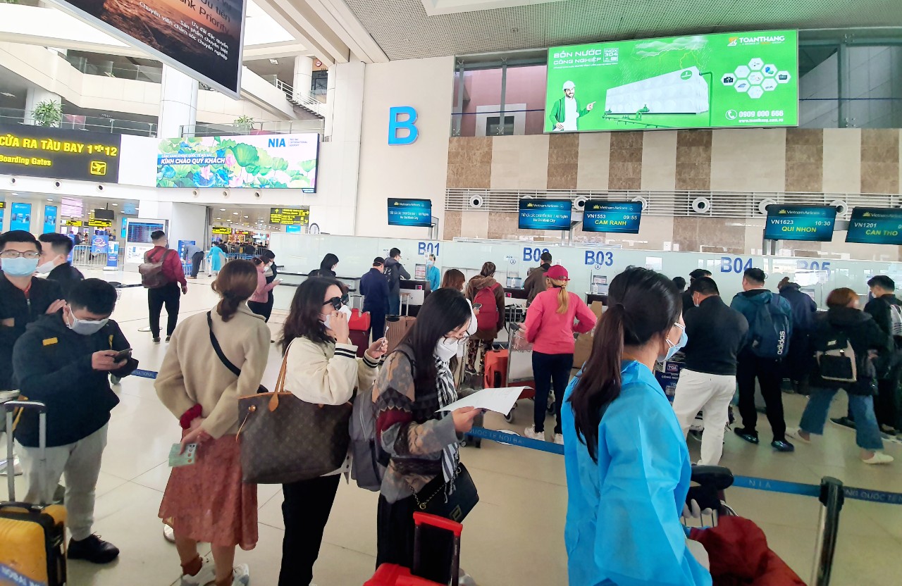 Doanh thu về 0 trong đại dịch, Vietravel, Bamboo Airways lấy gì trả lương nhân viên?