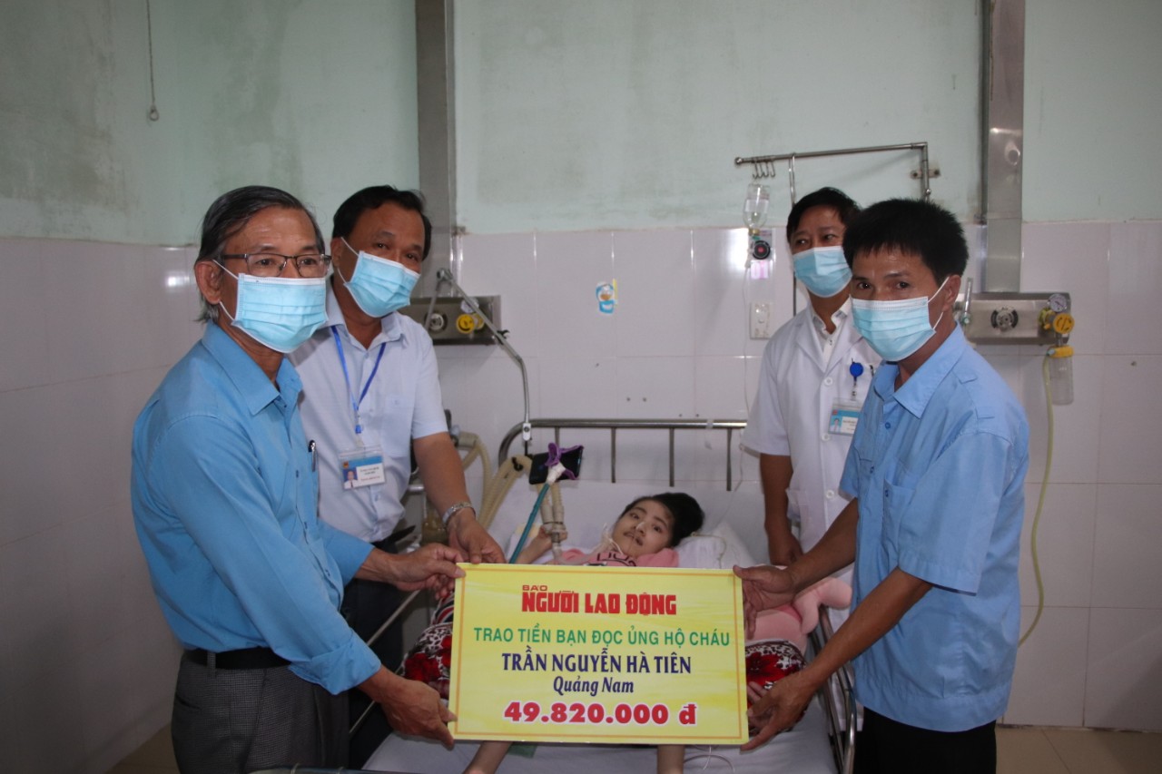 Người cha 8 năm đón Tết cùng con ở bệnh viện: Trao 49,82 triệu đồng của bạn đọc gửi tặng
