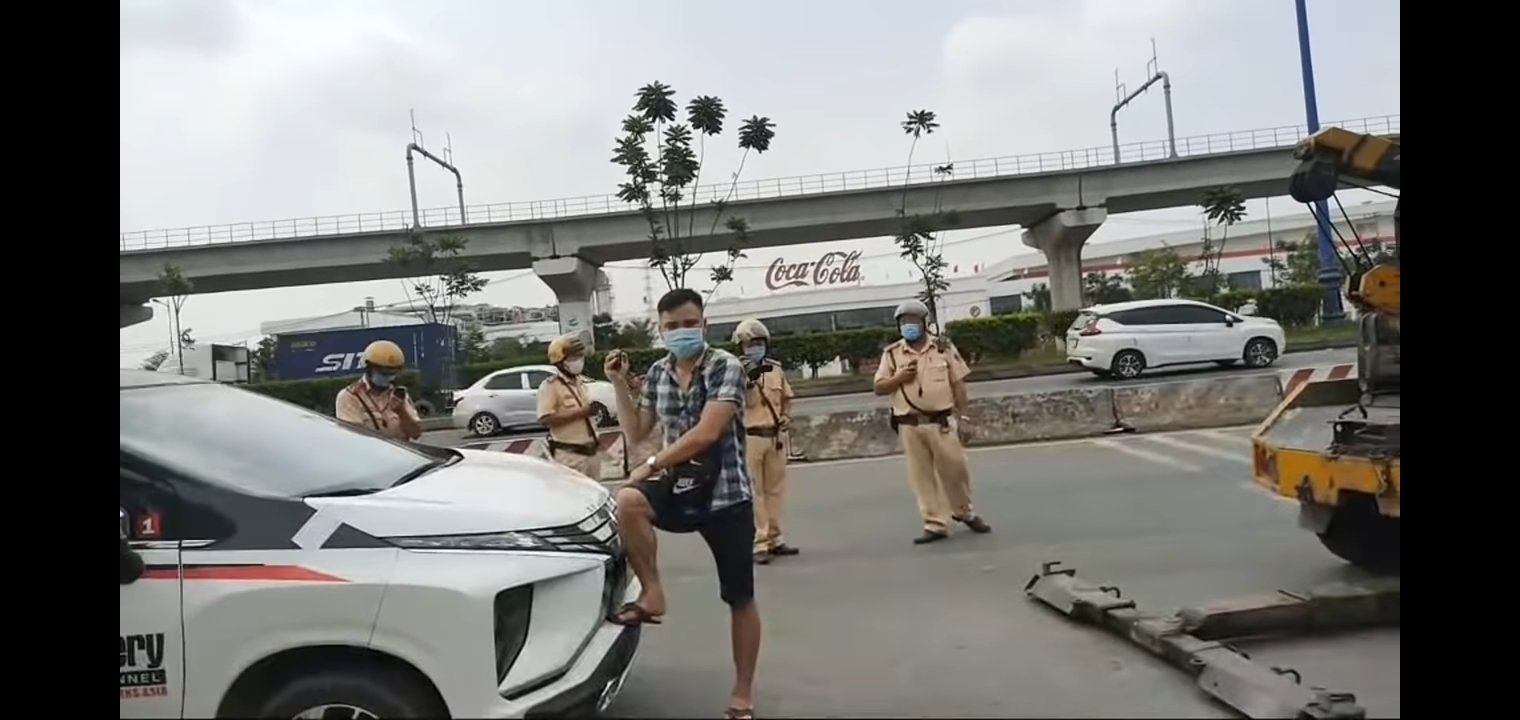 Đội CSGT Rạch Chiếc tạm giữ ôtô của  YouTuber chuyên "giám sát CSGT làm việc"