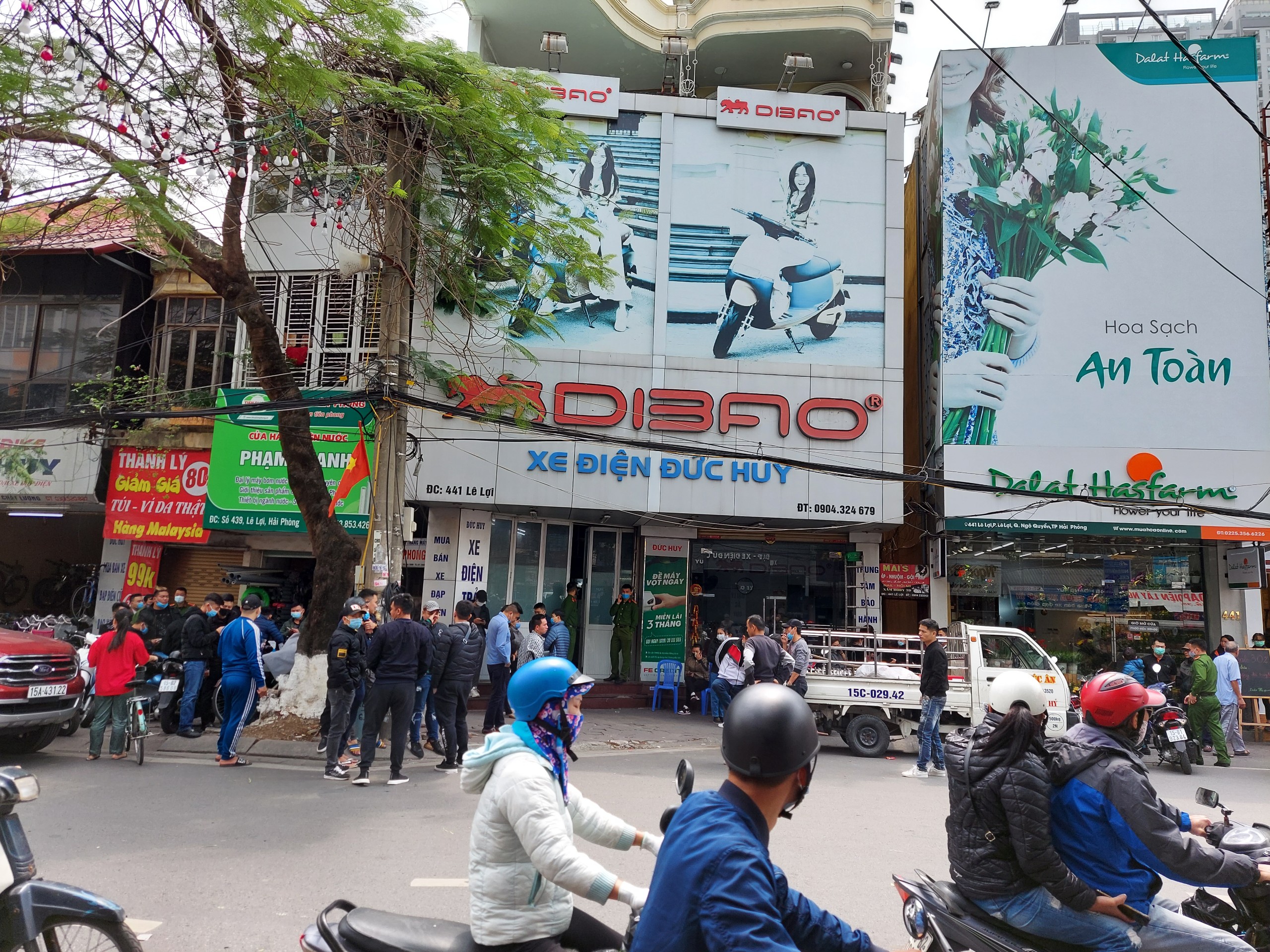 Bực tức vì con bỏ dở kỳ thi giữa chừng, bố đẻ dùng đũa đâm con trai thiệt mạng