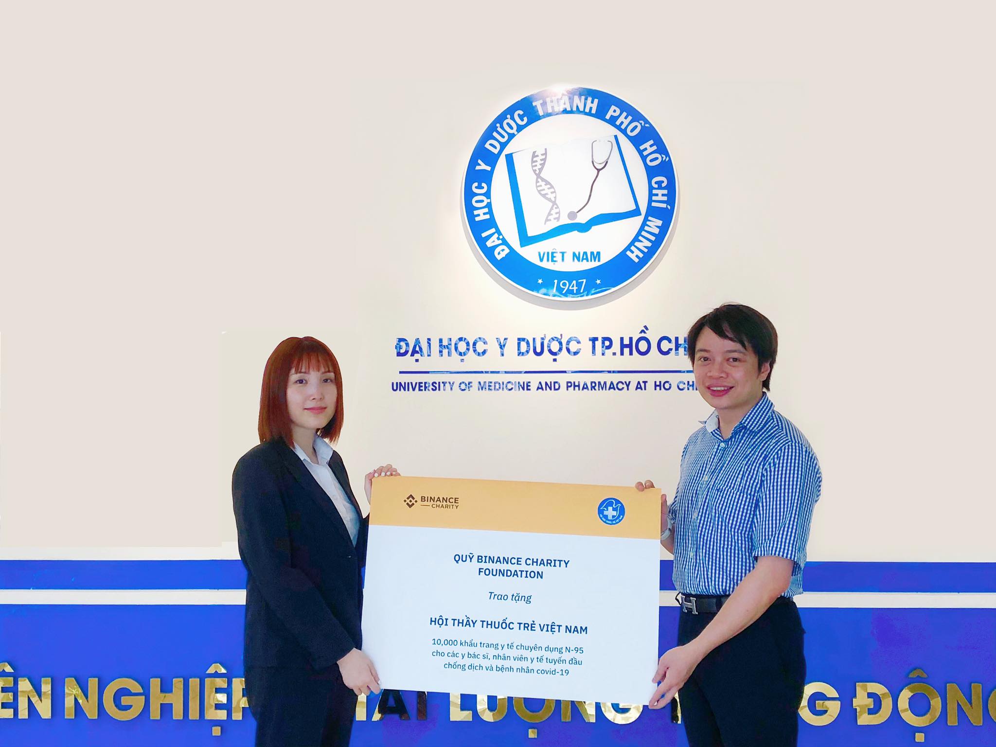 Quỹ Binance Charity trao tặng 10.000 khẩu trang N-95 - Ảnh 1.