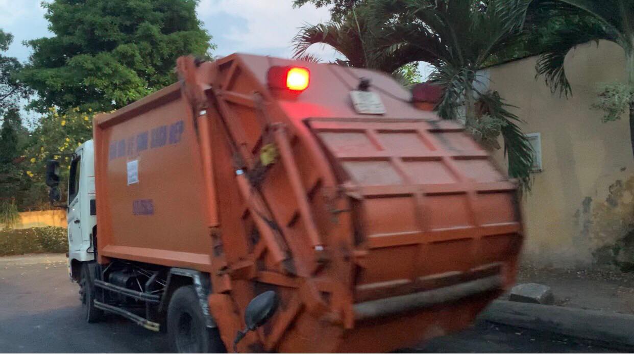 Bình Dương: Nam công nhân thu gom rác tử vong lúc làm việc - Ảnh 1.