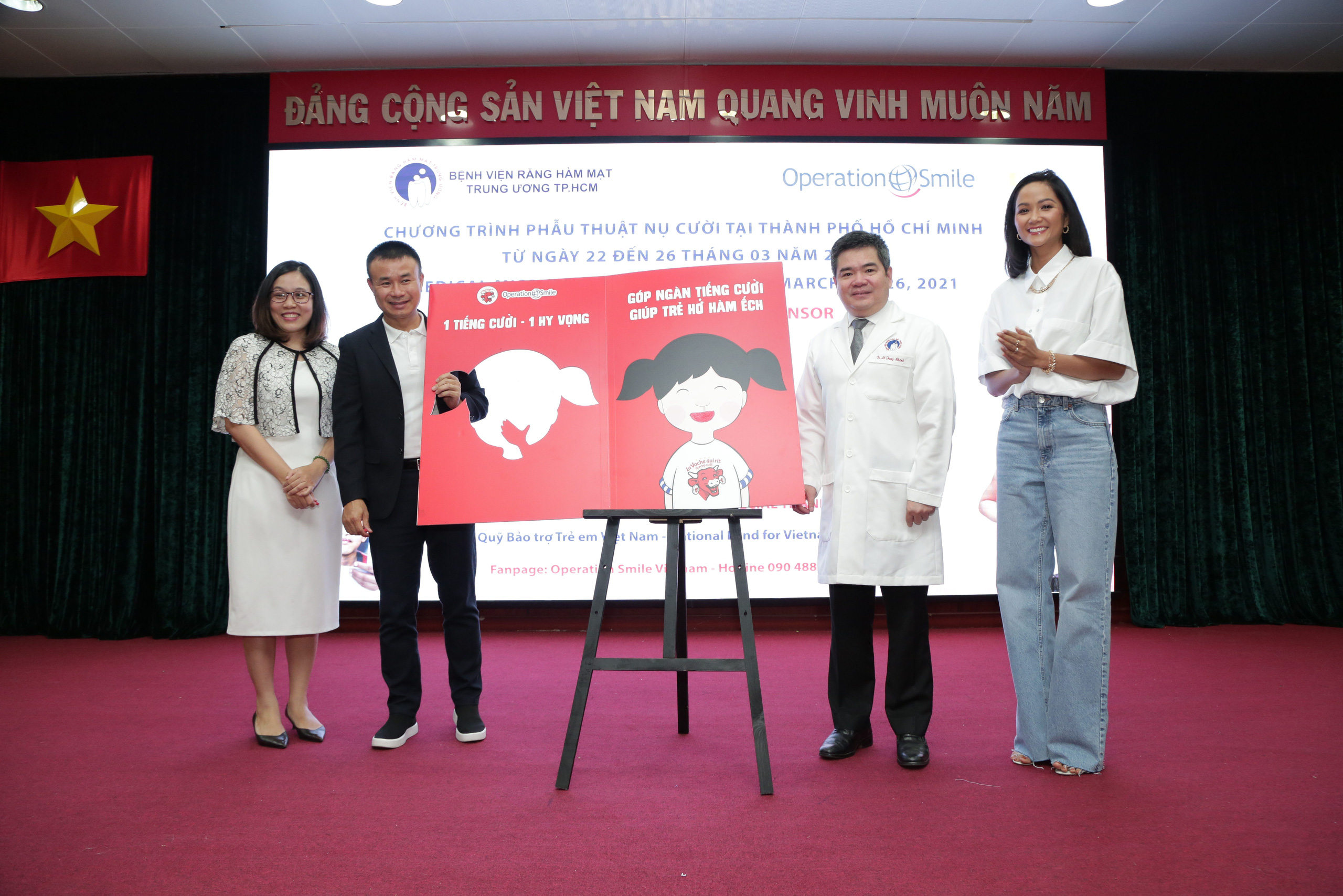 Con B&ograve; Cười k&yacute; kết hợp t&aacute;c 3 năm c&ugrave;ng Operation Smile - Ảnh 1.