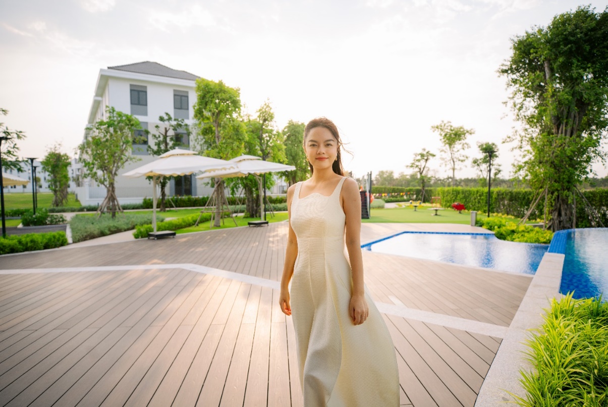 Phạm Quỳnh Anh: Hai con l&agrave; ưu ti&ecirc;n h&agrave;ng đầu - Ảnh 3.