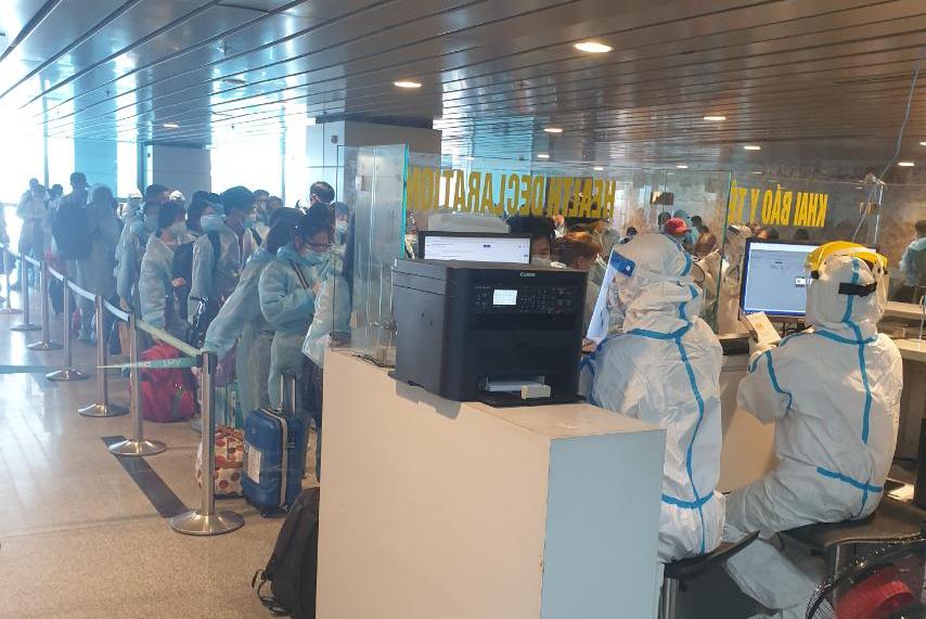 Vietnam Airlines tái khởi động bay thương mại quốc tế, hành khách được cách ly thế nào?