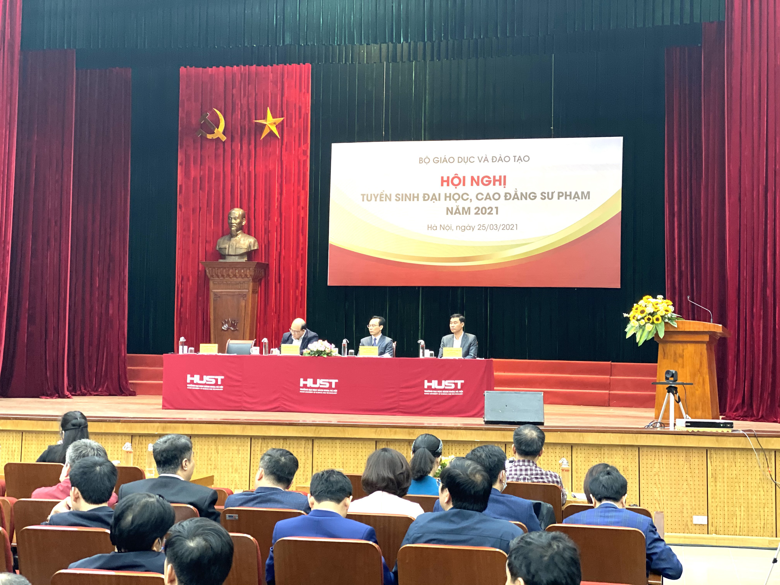 Bàn về đổi mới tuyển sinh đại học 2021