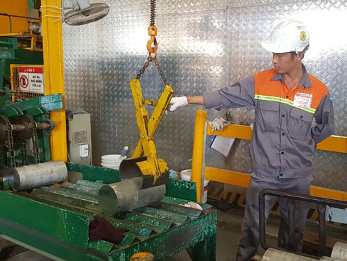 VƯỢT KHÓ, SÁNG TẠO (*): Tiết kiệm tiền tỉ cho doanh nghiệp