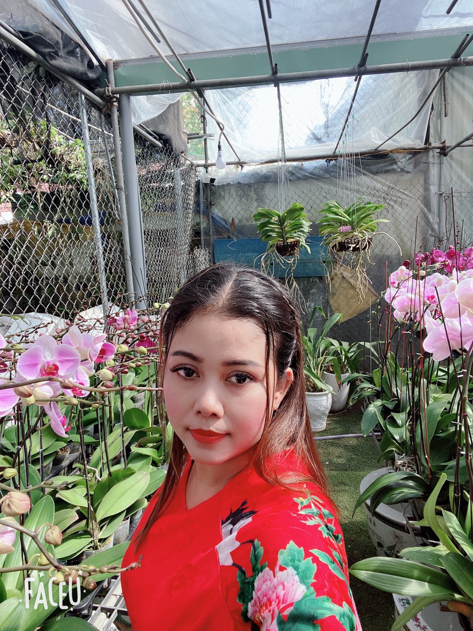 Chủ vườn lan Hằng Nguyễn: Từ bỏ nghiệp gi&aacute;o để lập nghiệp với hoa lan - Ảnh 1.