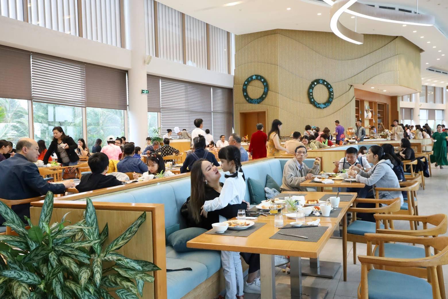 Nhộn nhịp đón hè 2021, “khẩu vị” của du khách Việt thay đổi như thế nào? - Ảnh 1.