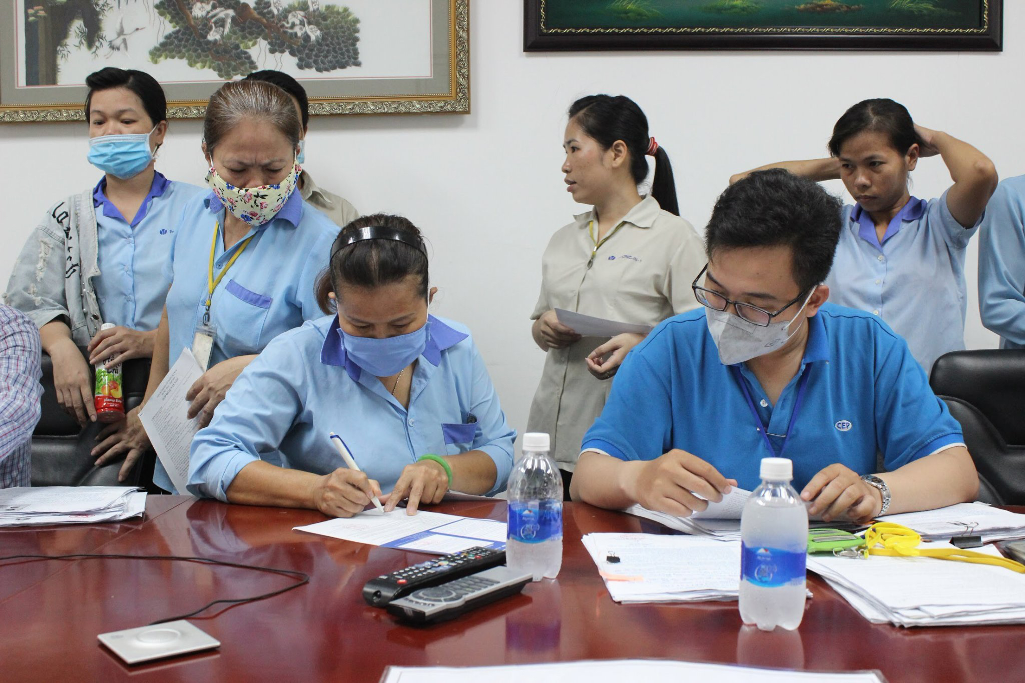 CEP chia sẻ khó khăn với khách hàng - Ảnh 1.