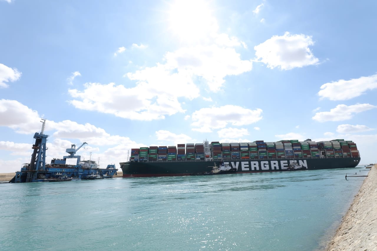 Lời cảnh báo từ kênh đào Suez