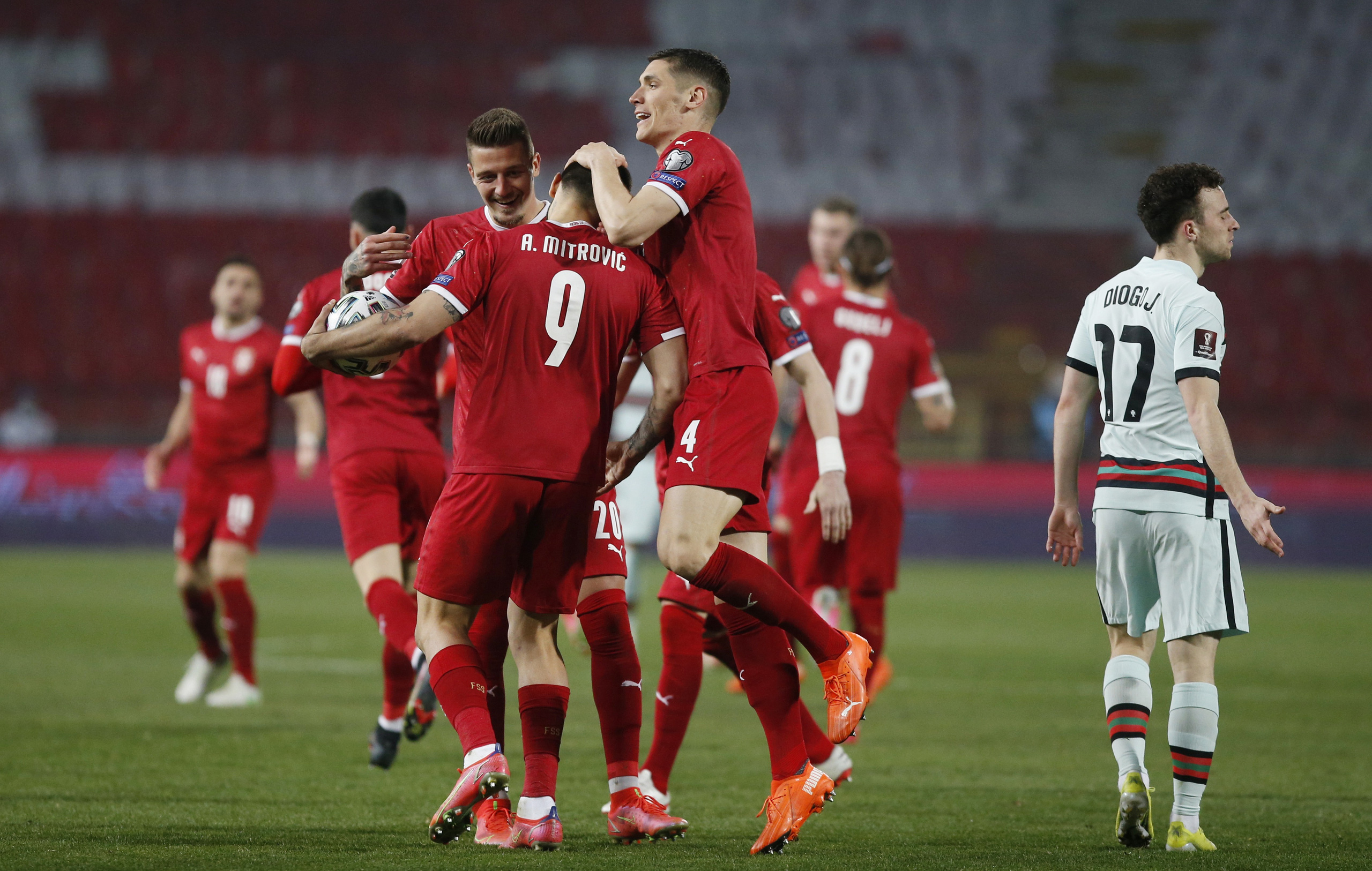 Ronaldo bị cướp công, Bồ Đào Nha ngậm ngùi chia điểm Serbia - Ảnh 6.