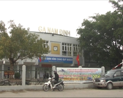 Ga xép đợi người...?