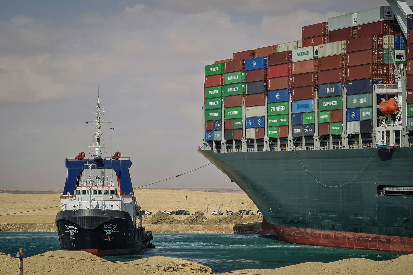 To&agrave;n cảnh giải cứu si&ecirc;u t&agrave;u mắc cạn tr&ecirc;n k&ecirc;nh đ&agrave;o Suez - Ảnh 6.