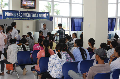 Tỉ lệ thất nghiệp tiếp tục tăng