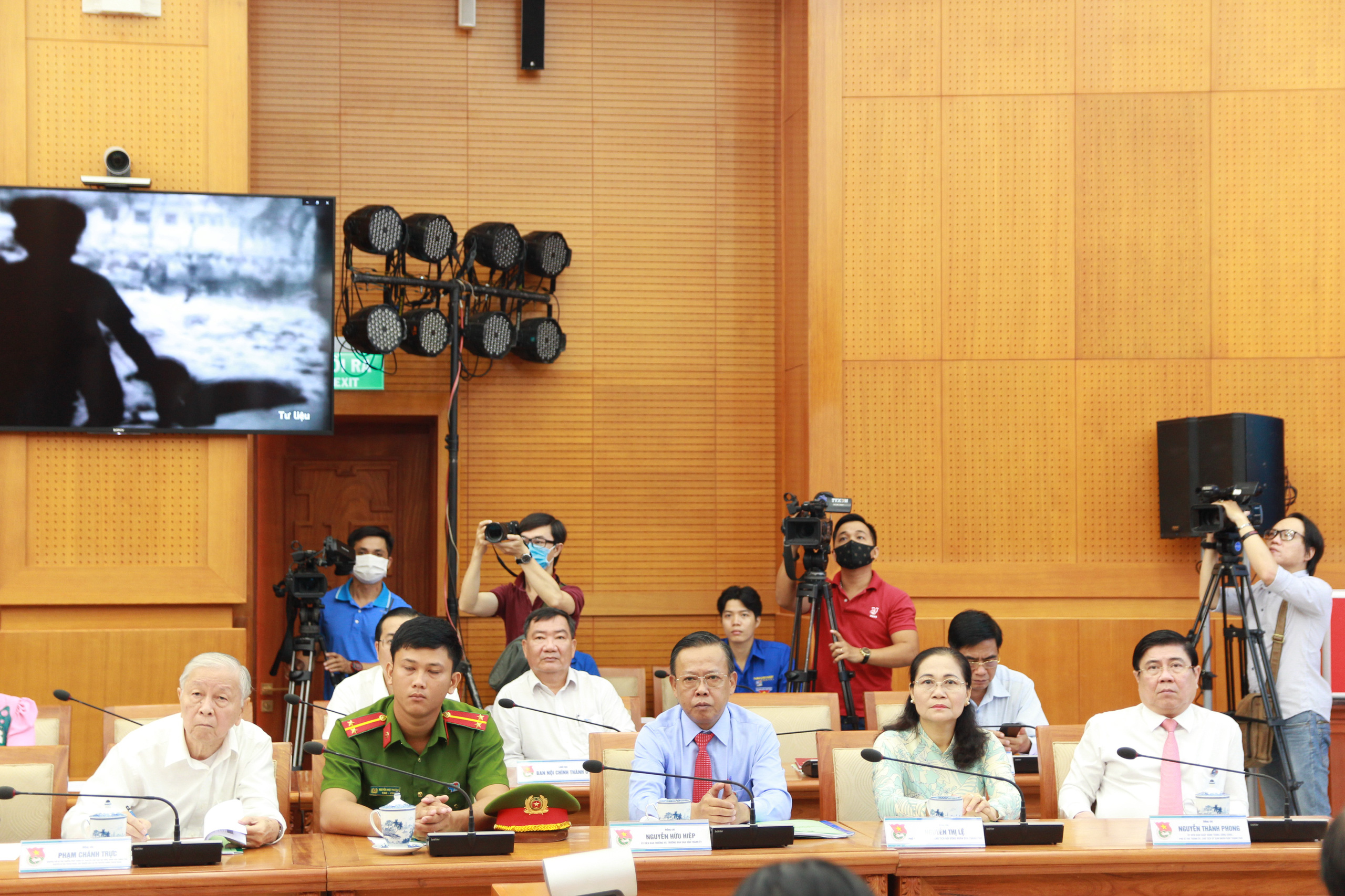 B&iacute; thư Nguyễn Văn N&ecirc;n muốn tuổi trẻ TP HCM khởi nghiệp mạnh mẽ hơn - Ảnh 13.