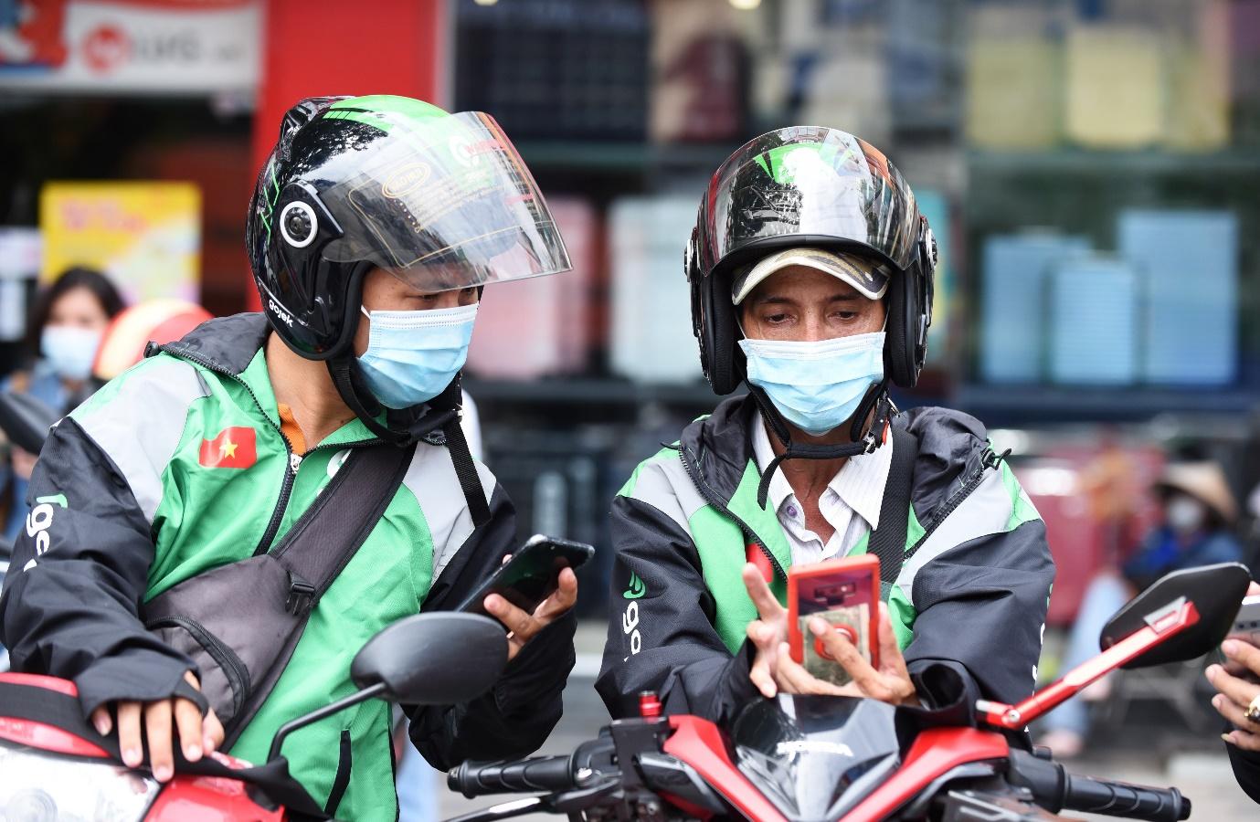 T&agrave;i xế Gojek kh&ocirc;ng lo bị kh&aacute;ch đ&aacute;nh gi&aacute;, hủy chuyến oan hay b&ugrave;ng h&agrave;ng - Ảnh 1.