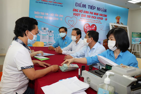 CNVC-LĐ SAWACO góp ủng hộ chương trình mua vắc-xin Covid-19