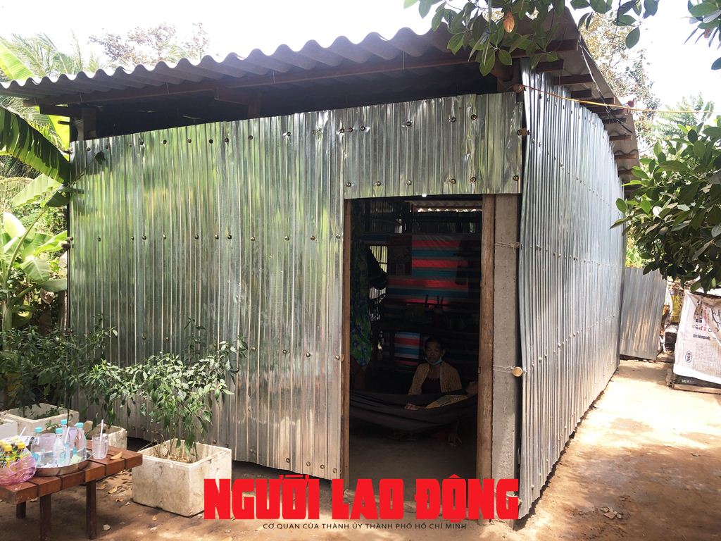 CLIP: X&oacute;t xa ho&agrave;n cảnh nữ sinh lớp 8 học giỏi trước nguy cơ bỏ học - Ảnh 4.