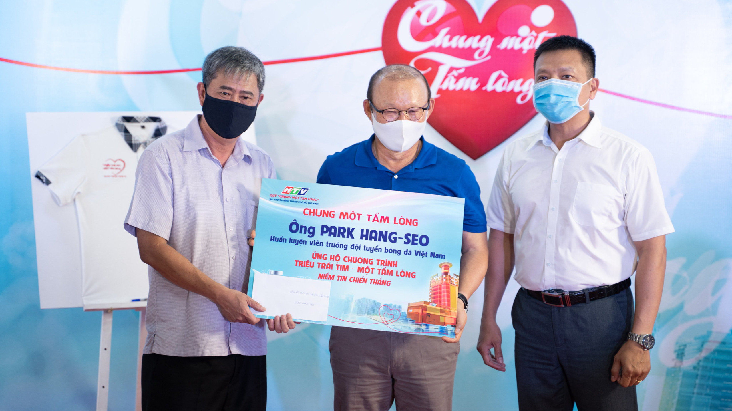 Cả nước một l&ograve;ng, quỹ mua vắc-xin Covid-19 đạt hơn 30 tỉ đồng - Ảnh 4.