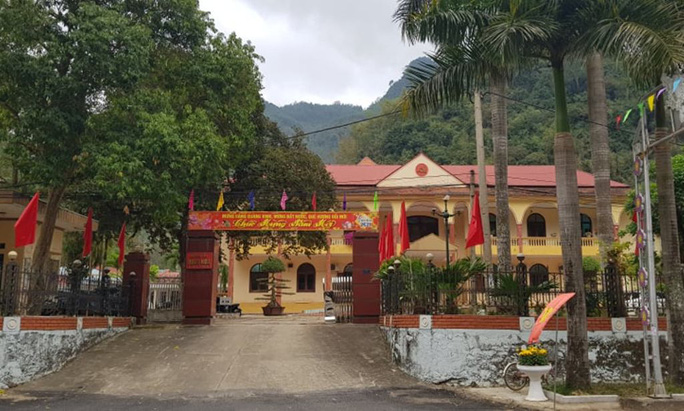 Đã nghèo, đừng xài sang!