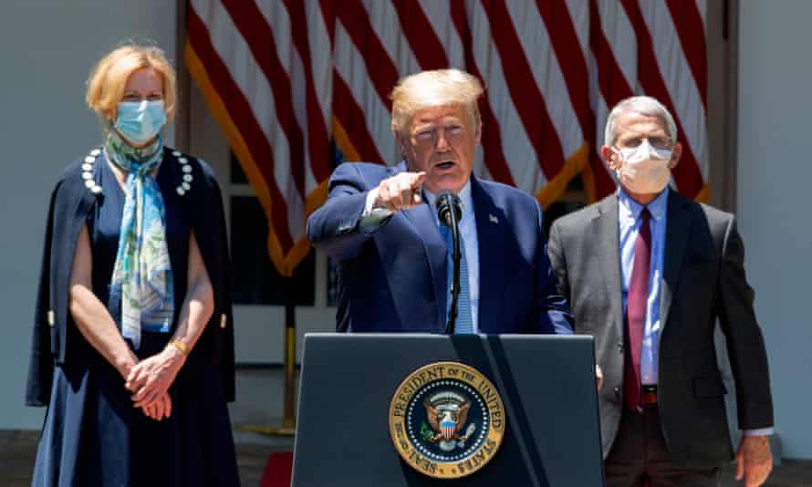 Đang ở ẩn, ông Trump nổi trận lôi đình