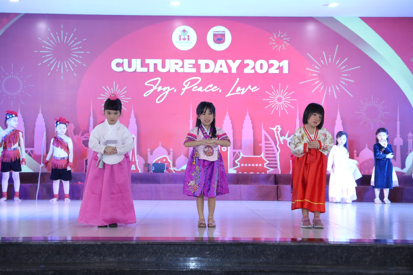 Culture Day 2021: Sự kiện văn h&oacute;a đa sắc m&agrave;u của Sunshine Maple Bear - Ảnh 2.