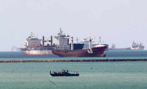 Dậy sóng từ kênh đào Suez - Ảnh 2.