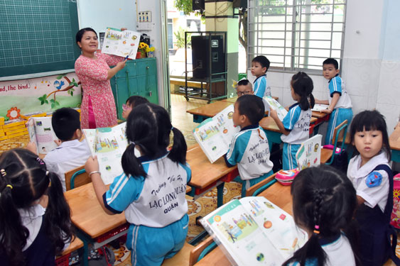 "Hợp nhất" sách giáo khoa là tùy tiện
