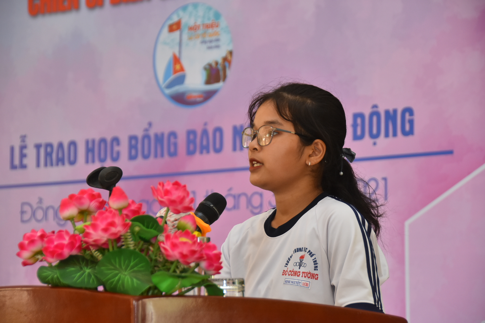 1.000 lá cờ Tổ quốc đến với đồng bào, chiến sĩ biên cương Đồng Tháp - Ảnh 13.