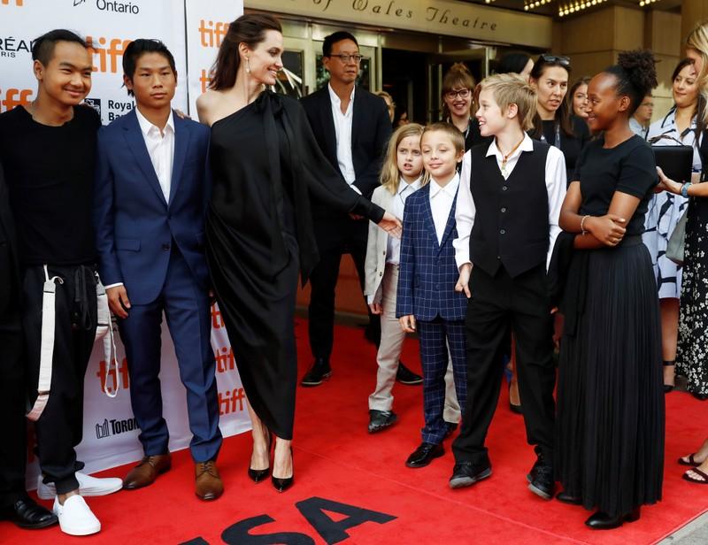 Cuộc chiến ly h&ocirc;n Brad Pitt v&agrave; Angelina Jolie c&oacute; thể k&eacute;o d&agrave;i th&ecirc;m 6 năm nữa - Ảnh 2.