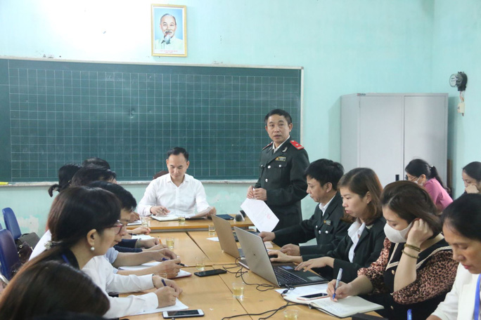 Bộ GD-ĐT l&ecirc;n tiếng vụ nữ gi&aacute;o vi&ecirc;n Tiểu học S&agrave;i Sơn B tố bị nh&agrave; trường tr&ugrave; dập - Ảnh 1.